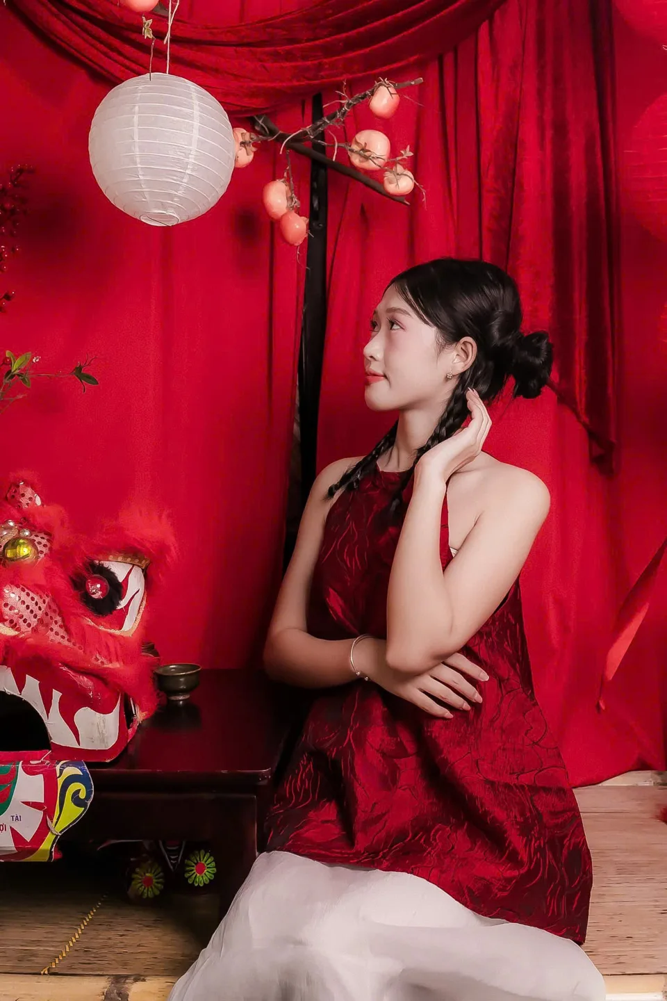 Một sắc đỏ rất riêng — khung hình 3
