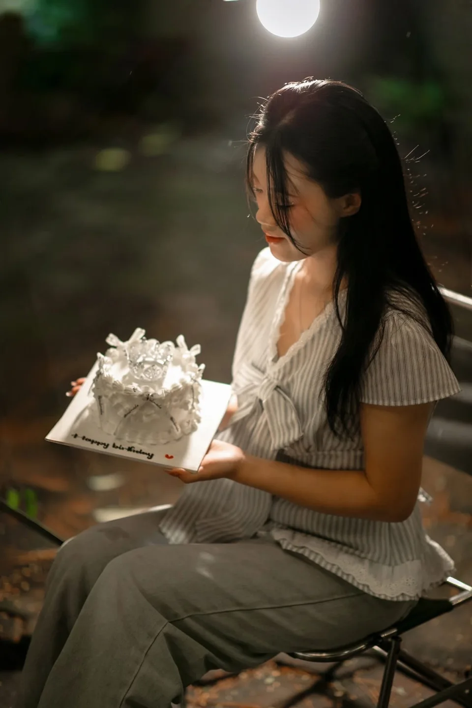 Ánh sáng & Bánh kem — khung hình 2